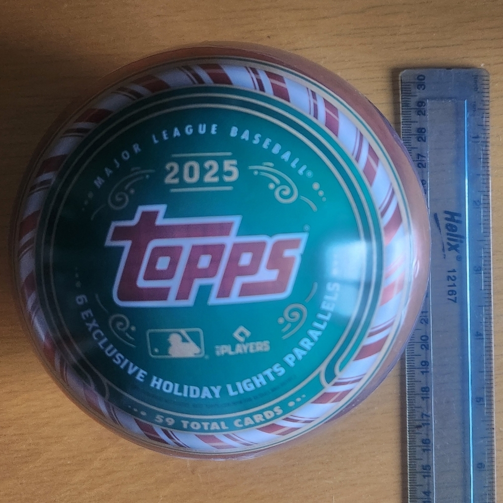 2025 Topps Holiday MLB Baseball Collector Tin (59 Cards) - Picture 5 of 5
